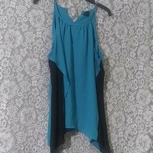 Im selling a sleeveless top